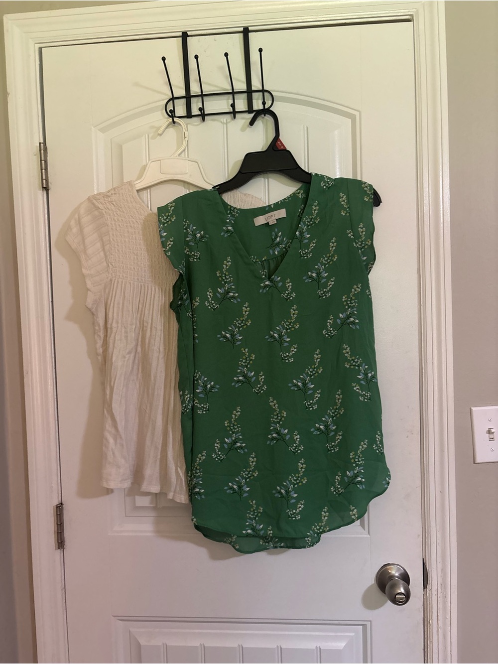 LOFT Green Floral V-Neck Cap Sleeve Blouse